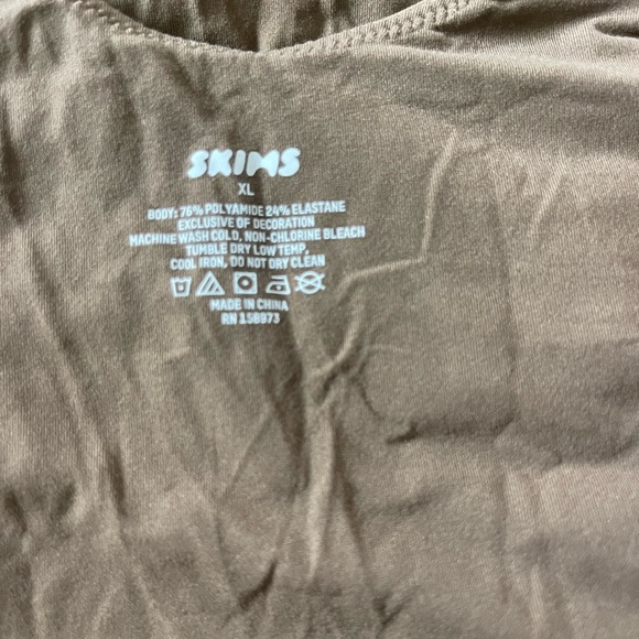 SKIMS Fits Everybody Bodysuit - Square Neck Thong Body suit - XL - Picture 6 of 6